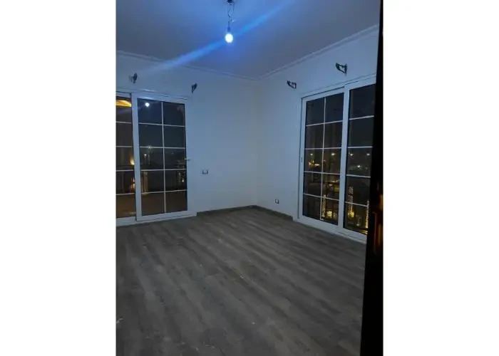 شقه للأيجار في القاهره الجديده