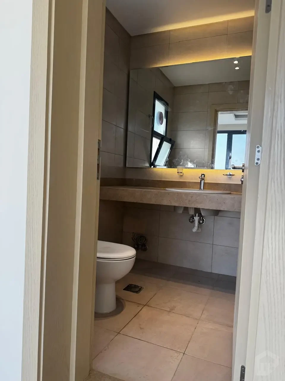 Fully Air-Conditioned Apartment for Rent – Eastown