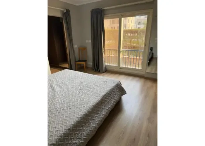 شقه للأيجار في 90 افينيو