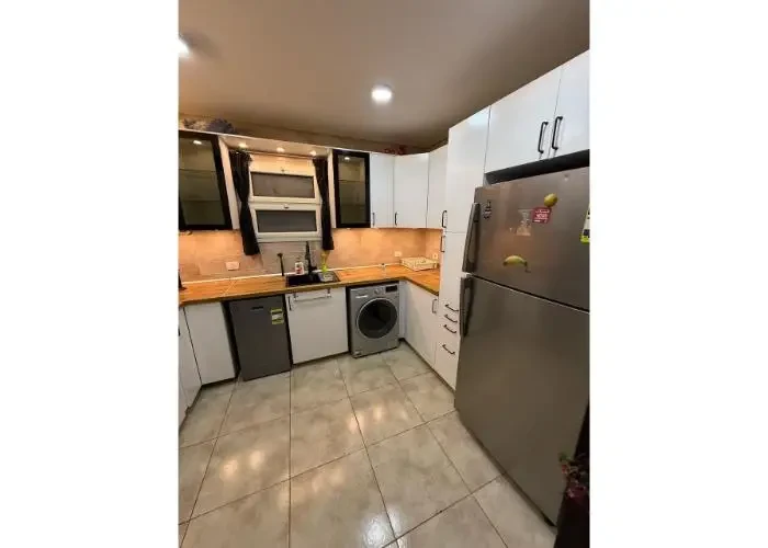 شقه مفروشه للأيجار في 90 افينيو