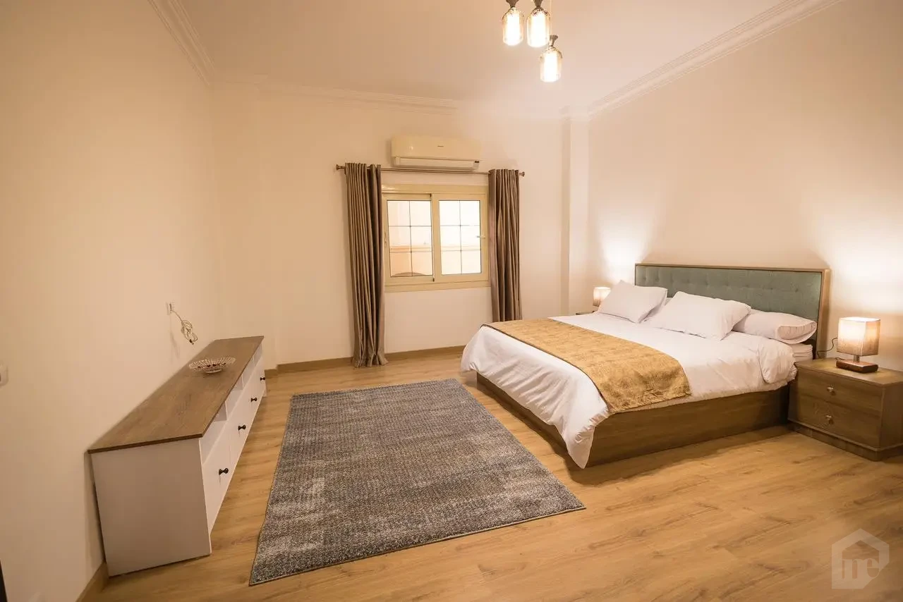 شقة أرضي للإيجار في البنفسج 7 – 330 متر