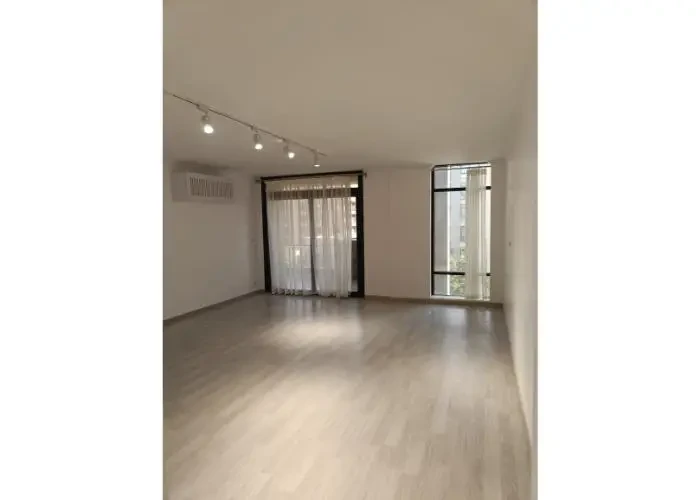 شقه للأيجار بالمطبخ والتكيفات في ازاد