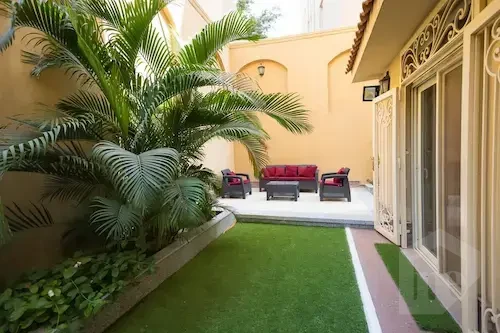 • شقة أرضي مع حديقة خاصة – البنفسج 7