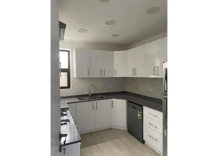 شقق في ايستاون