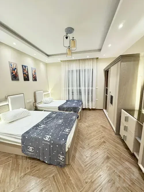 Modern Apartment with Stunning Jacaranda View in Eastown