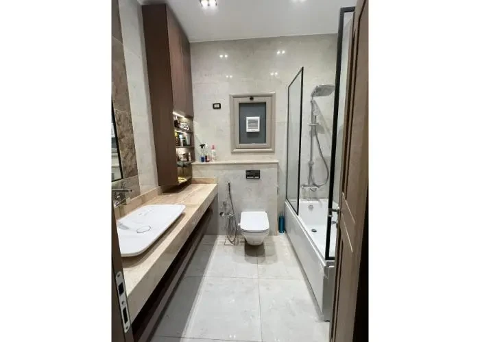 للأيجار في جاليريا مون فالي