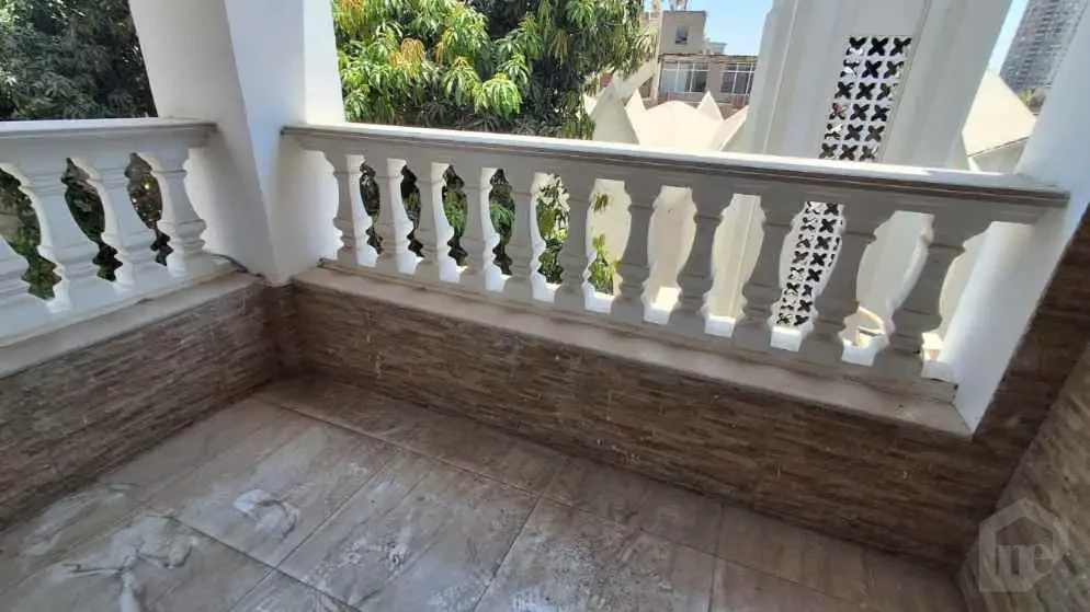 Apartment For Rent in Garden City