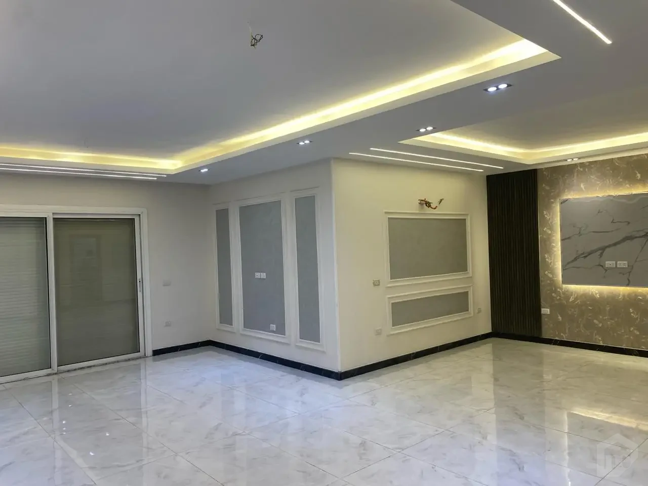 Apartment For Rent in Hyde Park