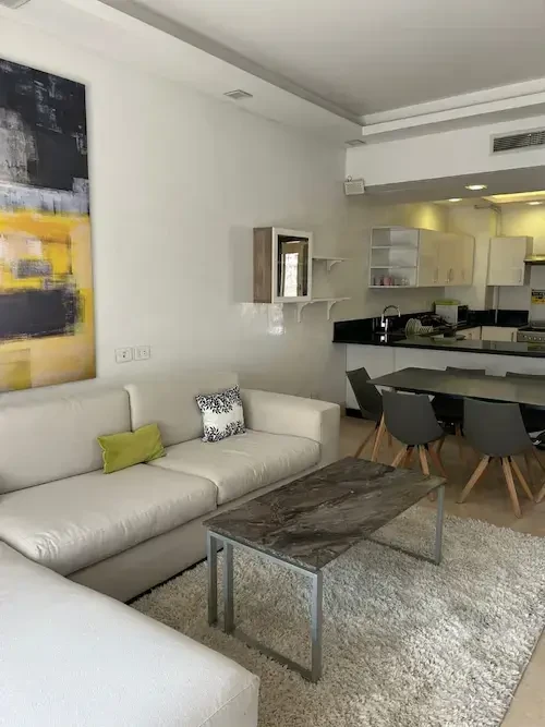 شقة للإيجار في قطامية هايتس – 2 ماستر نوم بمساحة 180 متر