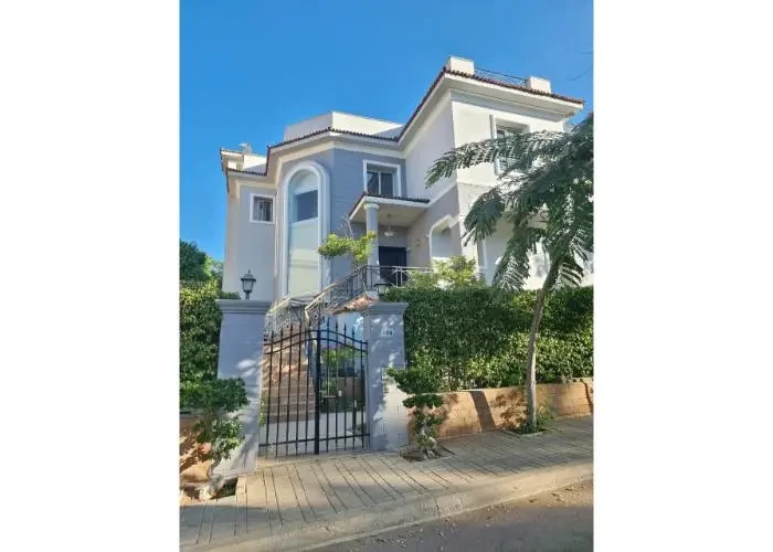 شقه للأيجار في القاهره الجديده