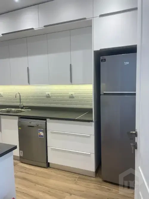 شقة مفروشة تشطيب فاخر في Lake View Residence