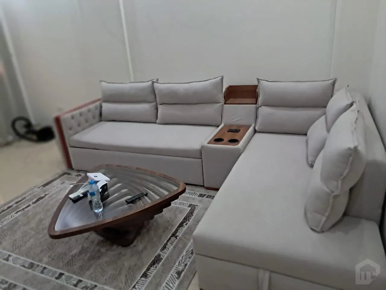 شقة للإيجار في كمبوند ميدتاون – إطلالة هادئة على حمام السباحة