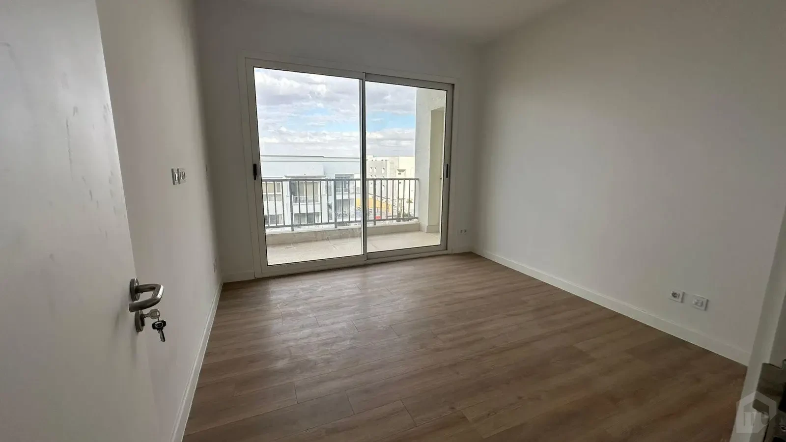 شقة للإيجار ميفيدا