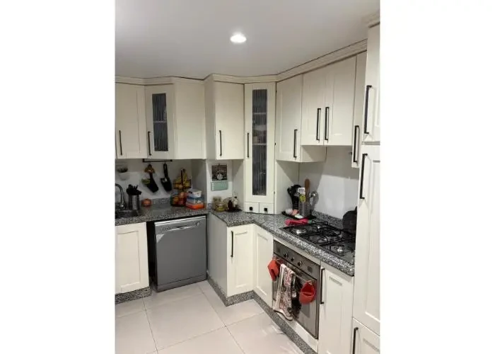 شقه للأيجار مطبخ وتكيفات في ميفيدا