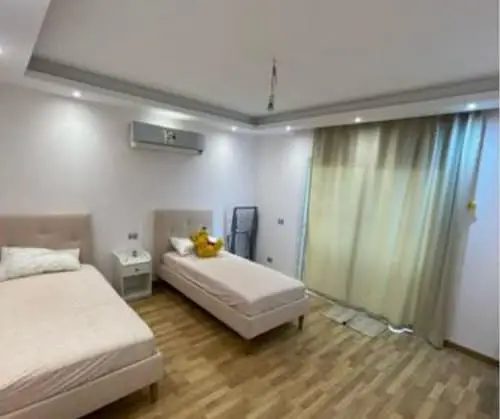 شقة نصف مفروشة للإيجار في ماونتن فيو هايد بارك