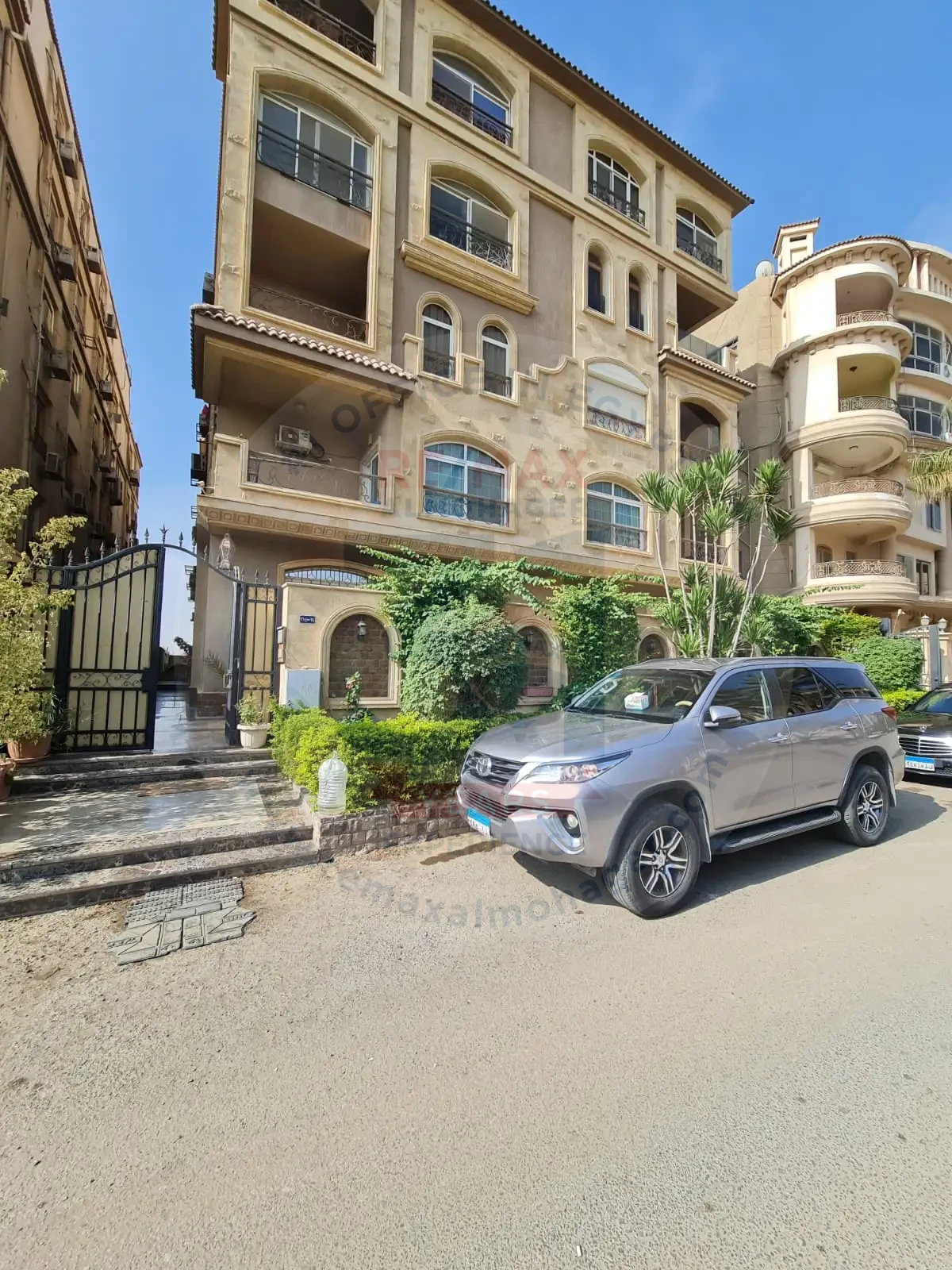 Residential unit for monthly rent in the settlement