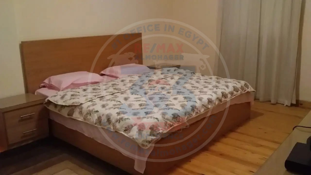 للايجار فى سرايات المعادي شقة 3نوم