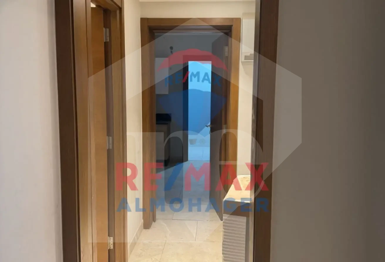 شقة حصرية للإيجار في سيكس ويست، صودك ويست - موقع مميز بإطلالة النادي