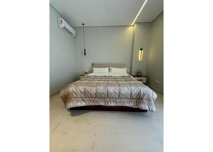 شقه مفروشصه للأيجار في سوديك فيليت