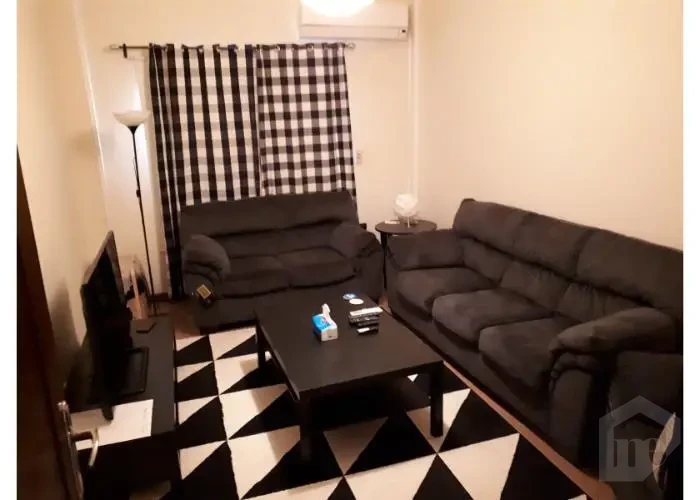 شقه للأيجار بالمطبخ والتكيفات