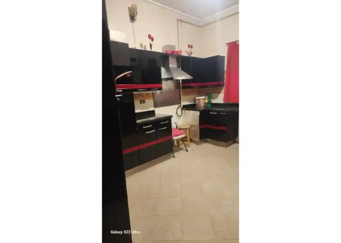 شقه للأيجار في جنوب الاكاديميه بالمطبخ والتكيفات