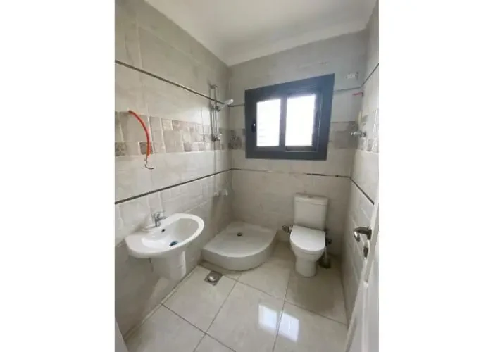 وحده للأيجار مطبخ وتكيفات في تاج سلطان