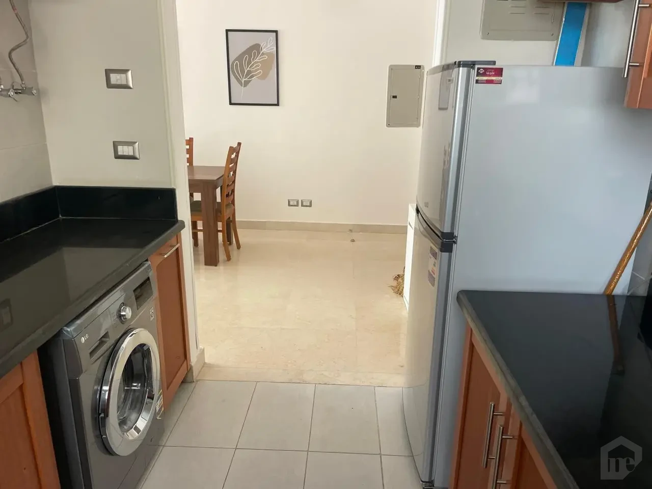 شقة مفروشة بالكامل بغرفة نوم واحدة للإيجار في كمبوند فيليدج جيت