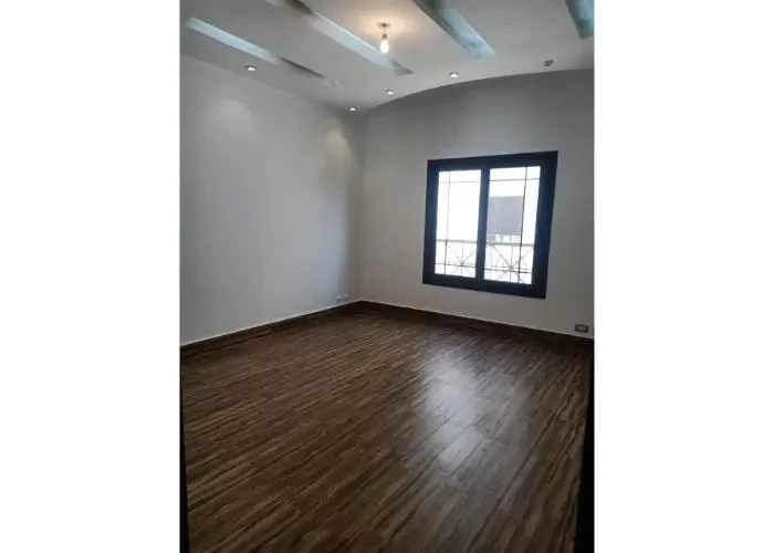 Flat For Rent In West Golf