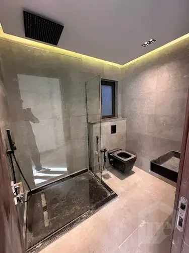 شقه للأيجار بالمطبخ والتكيفات