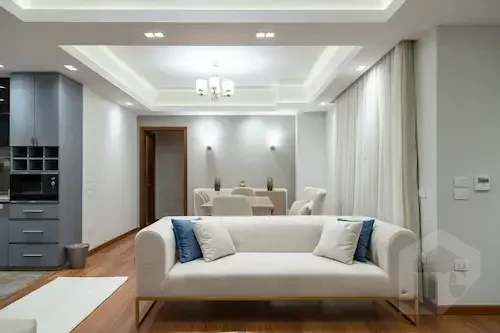 شقة 2 غرفة نوم مفروشة بتراس كبير – القاهرة الجديدة