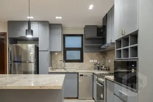 شقة 2 غرفة نوم مفروشة بتراس كبير – القاهرة الجديدة