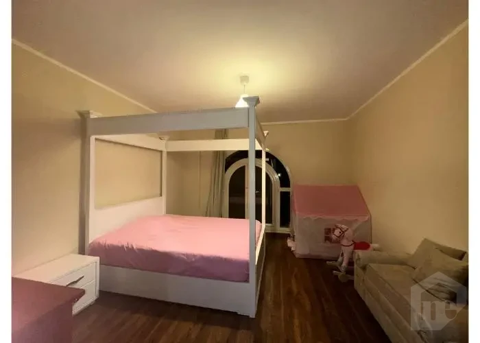 For Rent In 90 Avenue