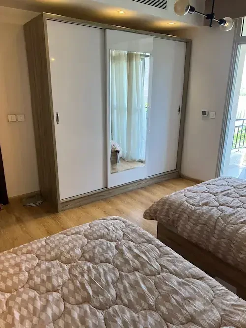 سعر أقل من السوق | شقة مفروشة للبيع في كايرو فستيفال سيتي