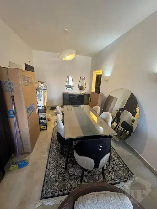 شقة مفروشة بالكامل للبيع في كمبوند فيفث سكوير – التجمع الخامس