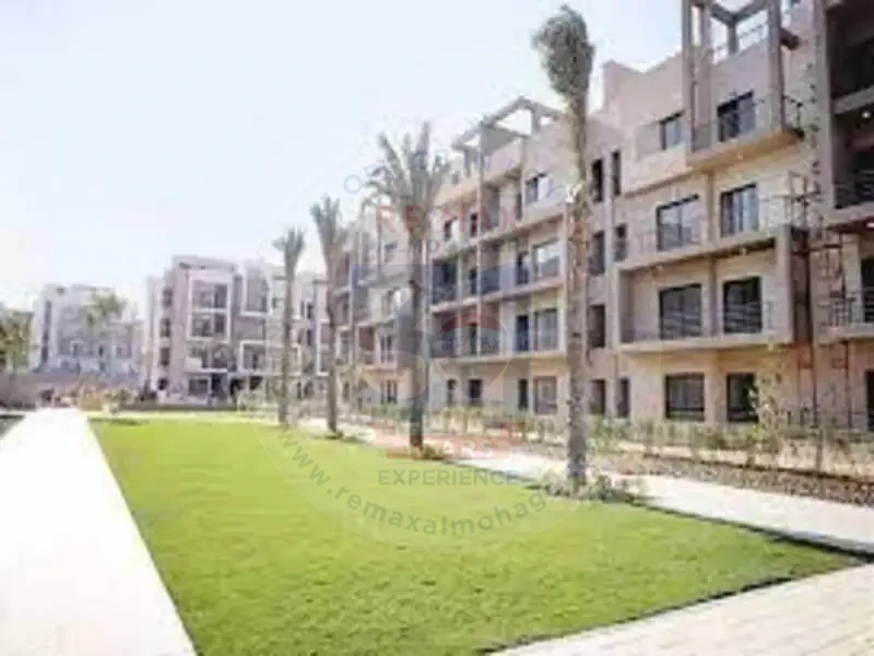 For sale, an apartment of 130 meters in installments inside Fifth Square Compound