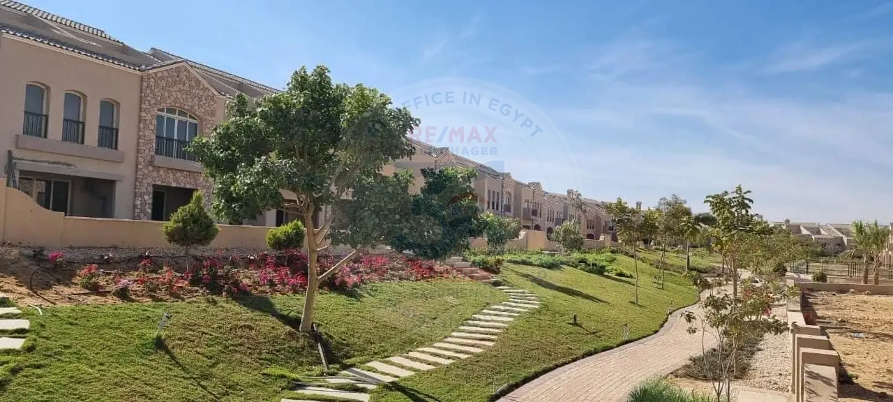 Apartment for sale in Fifth Square Compound 164m