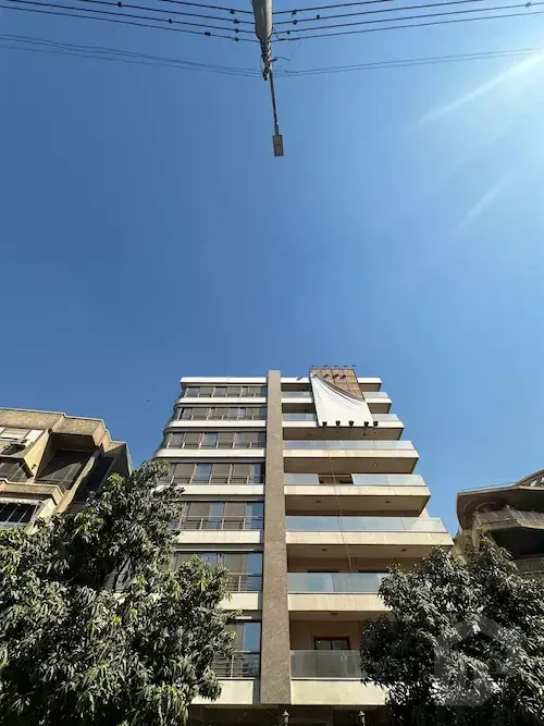شقة واسعة نصف تشطيب للبيع في البارون 1 – مصر الجديدة