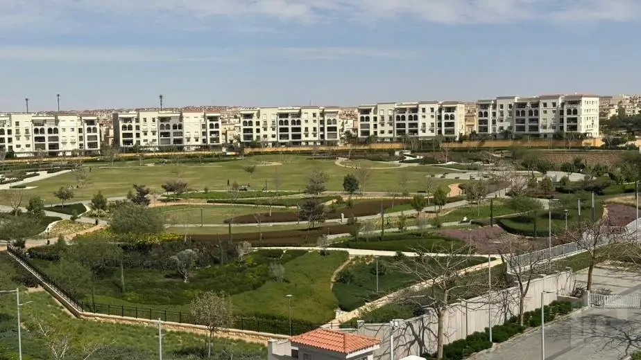 شقة بحصة جراج