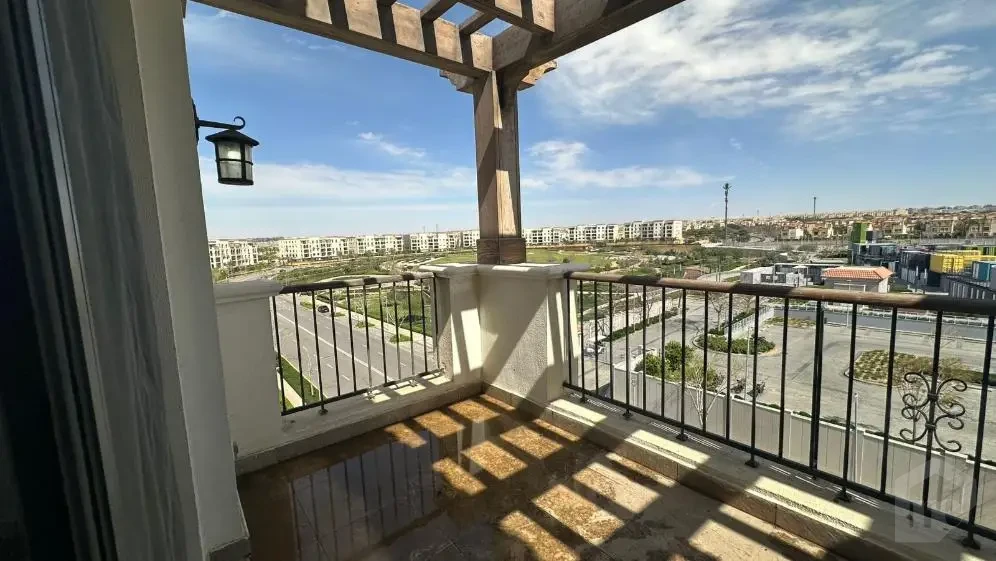 شقة دور رابع ميفيدا