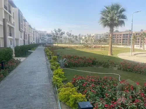 شقة 205 متر للبيع في كمبوند نيوم بيراميدز