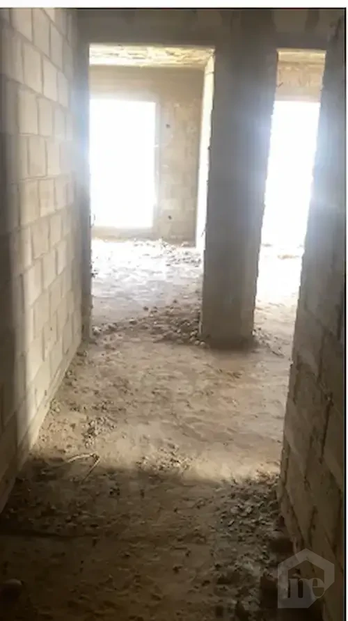 شقة 205 متر للبيع في كمبوند نيوم بيراميدزموقعل متميز