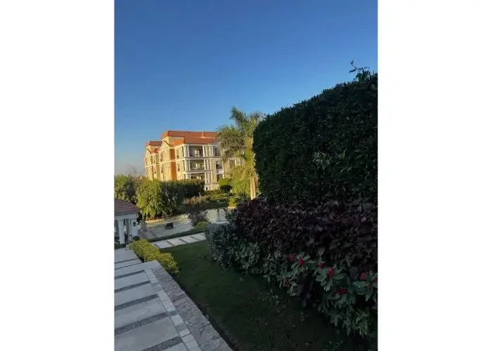 شقه غرفتين للبيع في ريجينتس سكوير