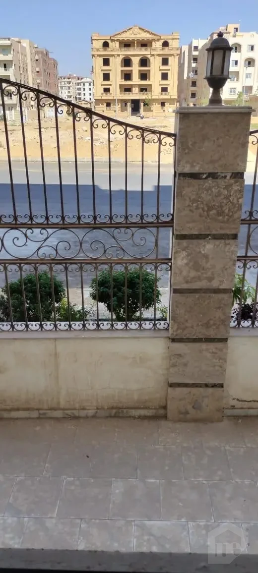 للبيع شقه في اللوتس الجنوبيه