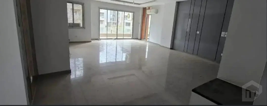 apartment for sale in Village Gardens Katameya frist floor 3 bedroom