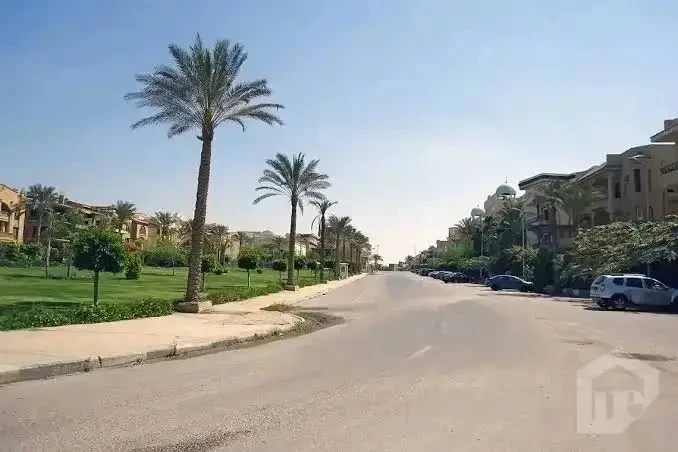 شقة مفروشة بالكامل بإطلالة على حديقة – الشويفات