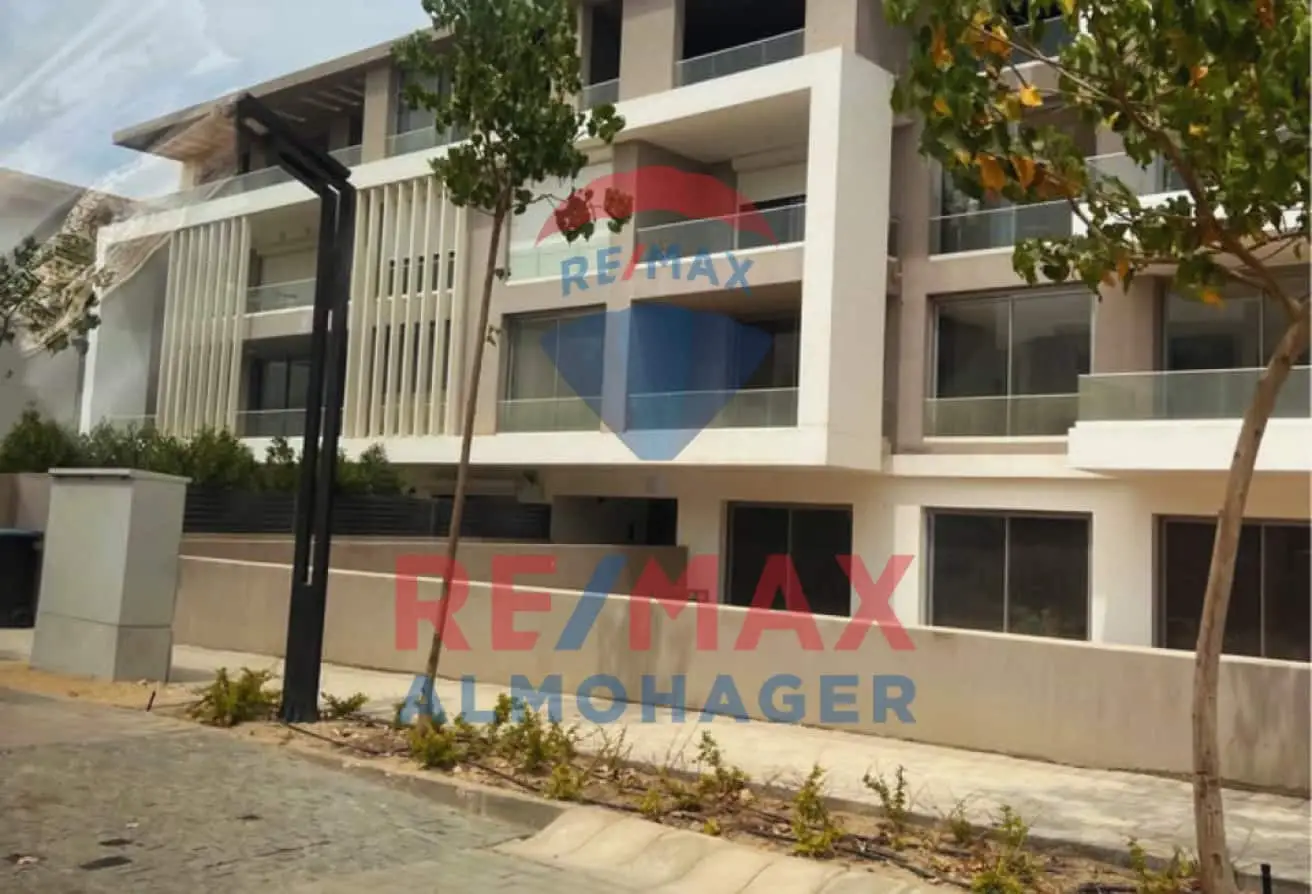 Park View Apartment | Water Feature View | Installments  Location: Joulz Compound – Next to New Giza  Phase 3 – Park View Phase  Prime Location Overlooking Landscape & Water Feature