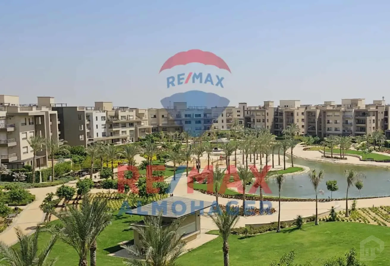 Apartment with Expansive Lake & Landscape View