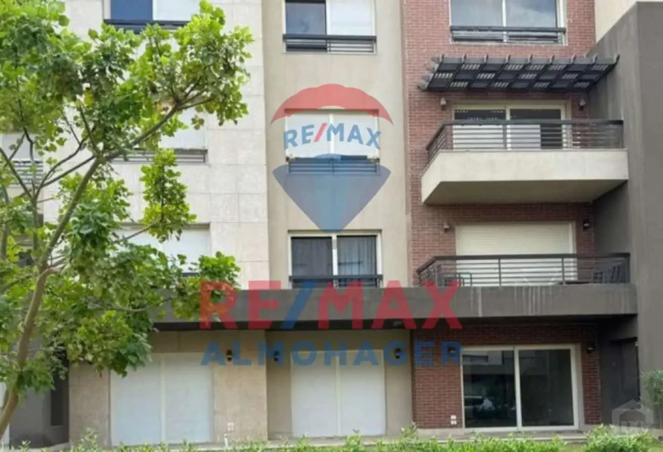 Special Opportunity: Apartment with Direct Lake & Landscape View
