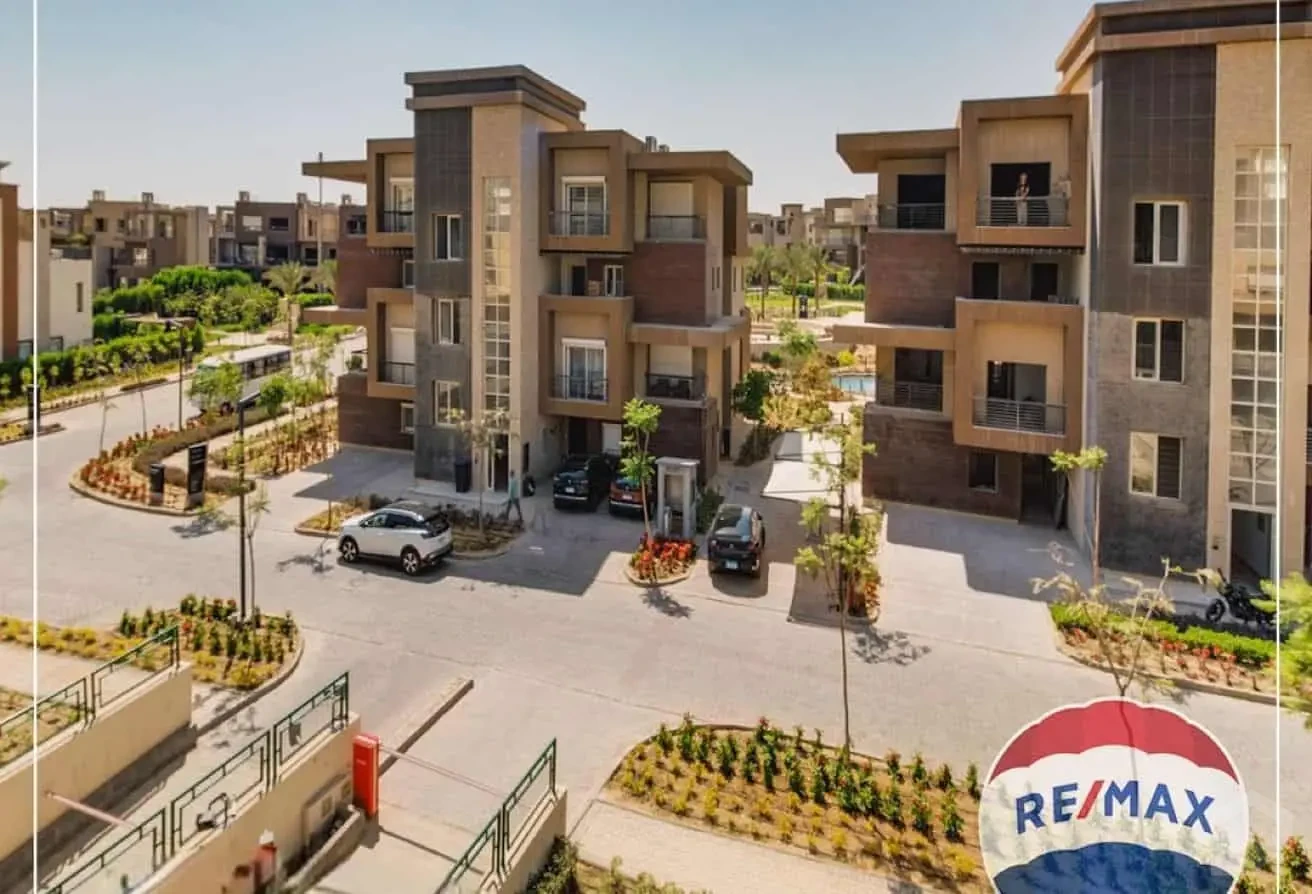 Apartment with Beautiful Terrace & Direct View of the Three Pyramids