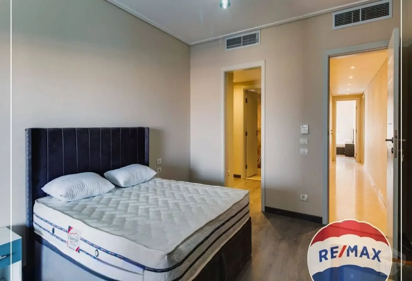 Unique Opportunity: Apartment with Terrace & Breathtaking Pyramids View